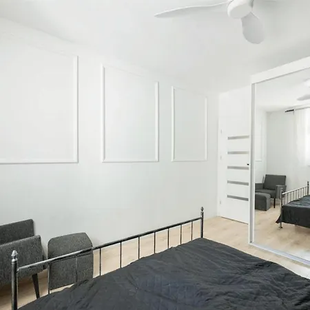 Luxury Private Floor Apartment, Sleeps 6, Rynek *
