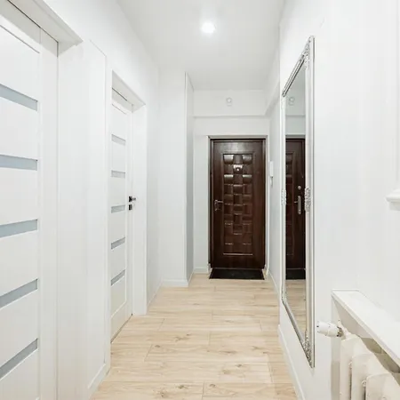 Luxury Private Floor Apartment, Sleeps 6, Rynek Διαμέρισμα Βρότσλαβ